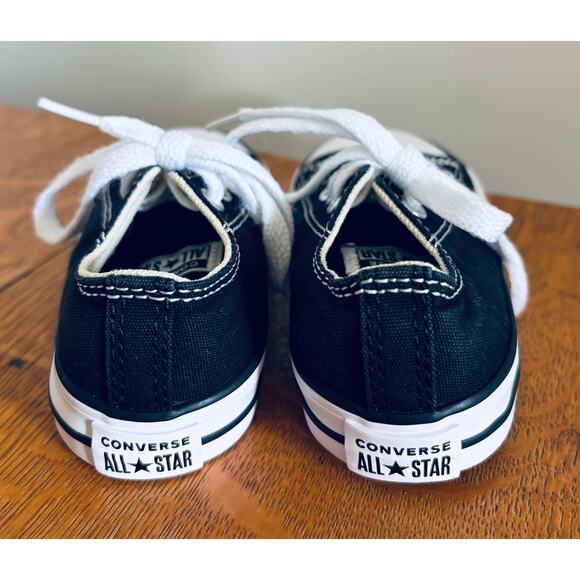 Toddler Converse Chuck Taylor All Star Low Top Sneakers, Size 5 - Picture 3 of 4